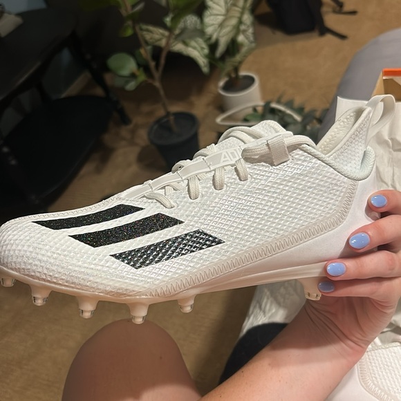 adidas cleats size 9 - Picture 4 of 5